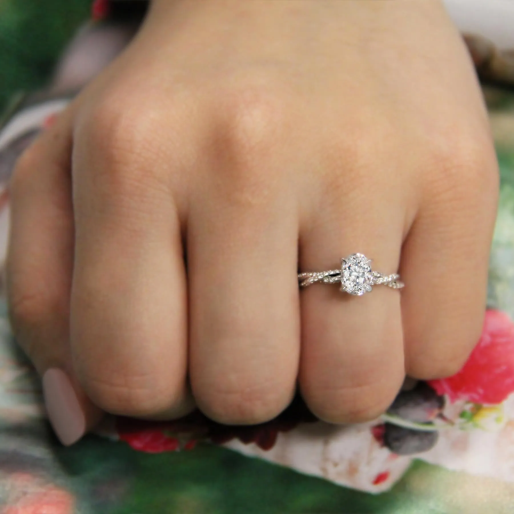 14KT Gold 1 1/4 CTW Oval Diamond Twist Ring